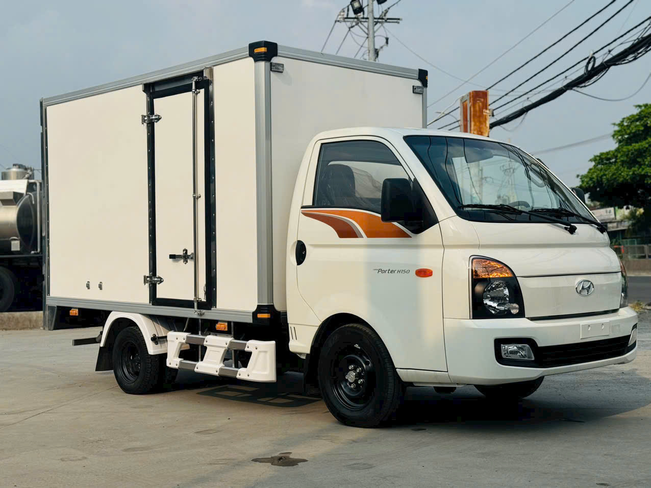 z7241333706246 520910b2a792b31fcc7309b333282a01 Hyundai Porter H150-E5 - 1,4 Tấn - 3,1 Mét