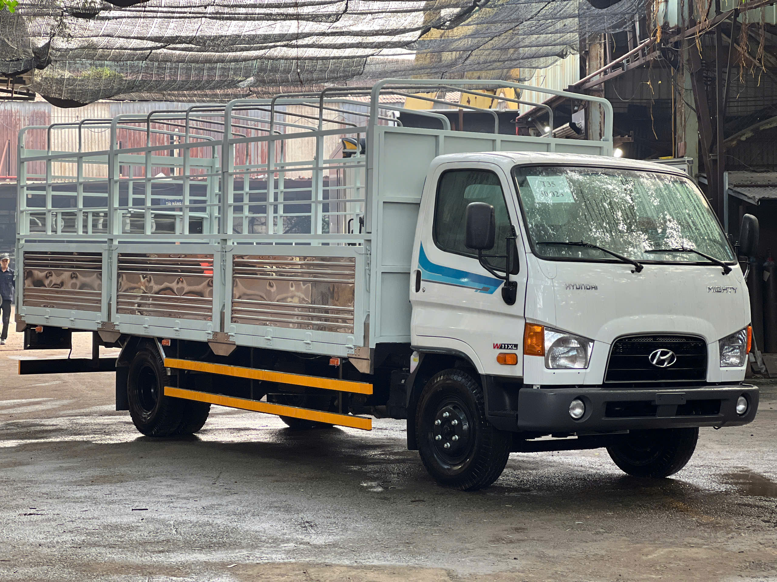 z6347462455787 b979812cab17c3129827772c21c57745 Hyundai New Mighty W110-series 7 Tấn - 4,9/5,7/6,3 Mét